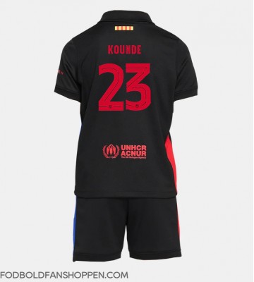 Barcelona Jules Kounde #23 Udebanetrøje Børn 2024-25 Kortærmet (+ Korte bukser)